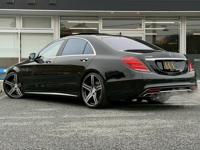 Ｓクラス Ｓ５５０ロング　ＡＭＧスポーツＰＫＧ　ＷＡＬＤ２１インチＡＷ　ローダウン　マフラー　パノラマＳＲ　ブラックレザー　ＲＳＰ　Ｂｕｒｍｅｓｔｅｒ　ＬＥＤ　シートヒーター　ベンチレーション　ナビ　地デジ　禁煙（2枚目）