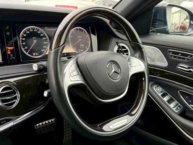 Ｓクラス Ｓ５５０ロング　ＡＭＧスポーツＰＫＧ　ＷＡＬＤ２１インチＡＷ　ローダウン　マフラー　パノラマＳＲ　ブラックレザー　ＲＳＰ　Ｂｕｒｍｅｓｔｅｒ　ＬＥＤ　シートヒーター　ベンチレーション　ナビ　地デジ　禁煙（14枚目）