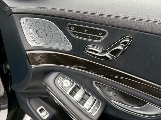 Ｓクラス Ｓ５５０ロング　ＡＭＧスポーツＰＫＧ　ＷＡＬＤ２１インチＡＷ　ローダウン　マフラー　パノラマＳＲ　ブラックレザー　ＲＳＰ　Ｂｕｒｍｅｓｔｅｒ　ＬＥＤ　シートヒーター　ベンチレーション　ナビ　地デジ　禁煙（34枚目）
