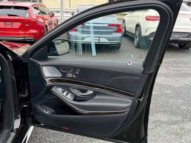 Ｓクラス Ｓ５５０ロング　ＡＭＧスポーツＰＫＧ　ＷＡＬＤ２１インチＡＷ　ローダウン　マフラー　パノラマＳＲ　ブラックレザー　ＲＳＰ　Ｂｕｒｍｅｓｔｅｒ　ＬＥＤ　シートヒーター　ベンチレーション　ナビ　地デジ　禁煙（40枚目）