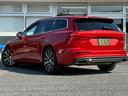 V60 T5インスクリプション低走行車両入庫です!! 希少色フュージョンレッドメタリックにブラックレザーインテリア!!