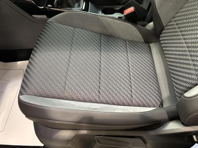 Ｔ－クロス ＴＳＩ　Ｒライン　認定中古車　ＮＡＶＩ　ＥＴＣ　バックカメラ　ワンオーナー　弊社下取車　ＬＥＤヘッドライト　純正アルミホイール　障害物センサー（34枚目）