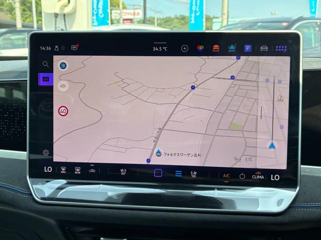 パサート ｅＴＳＩ　Ｒライン　認定中古車　純正ＮＡＶＩ　バックカメラ　ＥＴＣ　ＬＥＤヘッドライト　障害物センサー　アラウンドビューカメラ　禁煙車　当店ユーザー下取車　ワンオーナー　トランクドア自動開閉　純正アルミホイール（8枚目）
