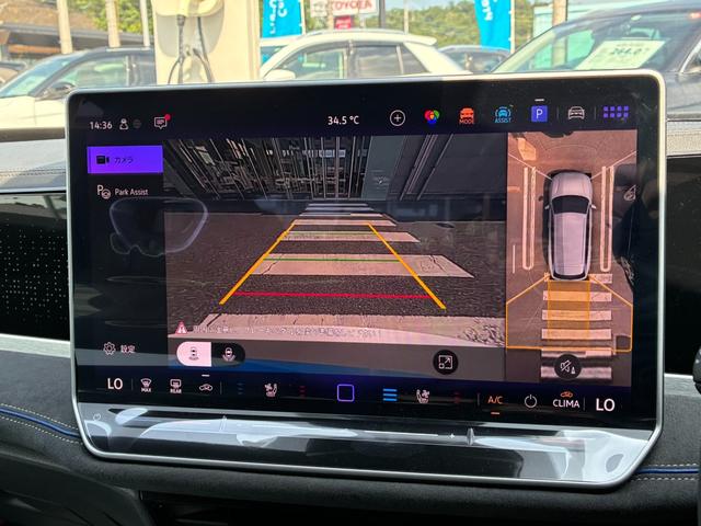 パサート ｅＴＳＩ　Ｒライン　認定中古車　純正ＮＡＶＩ　バックカメラ　ＥＴＣ　ＬＥＤヘッドライト　障害物センサー　アラウンドビューカメラ　禁煙車　当店ユーザー下取車　ワンオーナー　トランクドア自動開閉　純正アルミホイール（9枚目）
