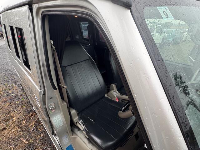 エブリイ PA AC PS 5MT フレンチバスキット 外足回りリフトアップ MTタイヤ 外ホイール 外シートカバー 外フロアマット 外ハンドル ダッシュ板トリム塗装 オーディオディスプレー ETC バックカメラ(44枚目)