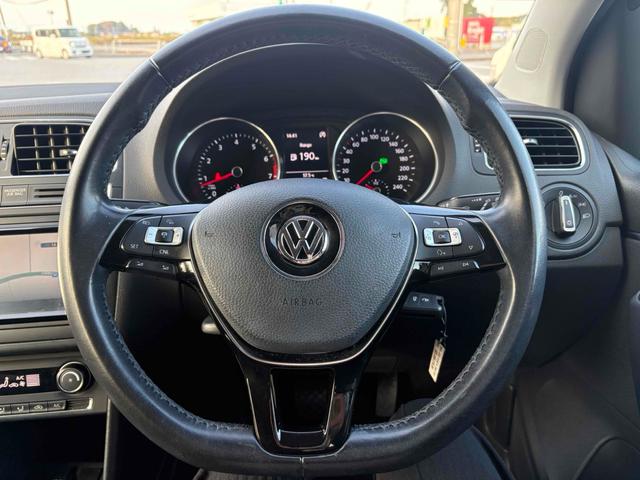 ポロ TSIコンフォートラインアップグレードパック バックカメラ ナビ オートクルーズコントロール アルミホイール オートライト キーレスエントリー アイドリングストップ AT 盗難防止システム ABS CD DVD再生 エアコン パワーステアリング(3枚目)