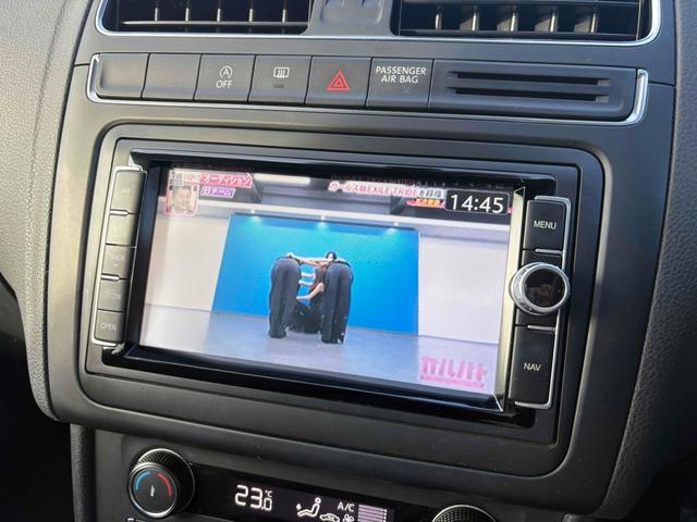 ポロ TSIコンフォートラインアップグレードパック バックカメラ ナビ オートクルーズコントロール アルミホイール オートライト キーレスエントリー アイドリングストップ AT 盗難防止システム ABS CD DVD再生 エアコン パワーステアリング(9枚目)