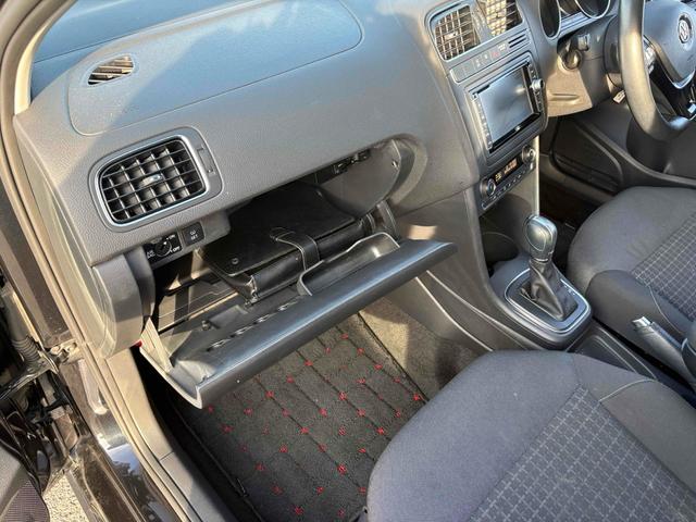 ポロ TSIコンフォートラインアップグレードパック バックカメラ ナビ オートクルーズコントロール アルミホイール オートライト キーレスエントリー アイドリングストップ AT 盗難防止システム ABS CD DVD再生 エアコン パワーステアリング(33枚目)