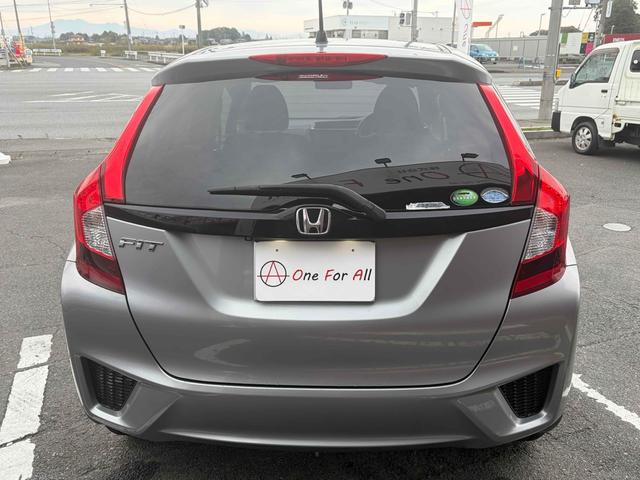 フィット 13G・Lパッケージ ETC バックカメラ ナビ TV オートクルーズコントロール 衝突被害軽減システム アルミホイール オートライト LEDヘッドランプ スマートキー アイドリングストップ 電動格納ミラー フルフラット(15枚目)