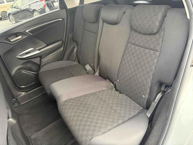 フィット 13G・Lパッケージ ETC バックカメラ ナビ TV オートクルーズコントロール 衝突被害軽減システム アルミホイール オートライト LEDヘッドランプ スマートキー アイドリングストップ 電動格納ミラー フルフラット(40枚目)