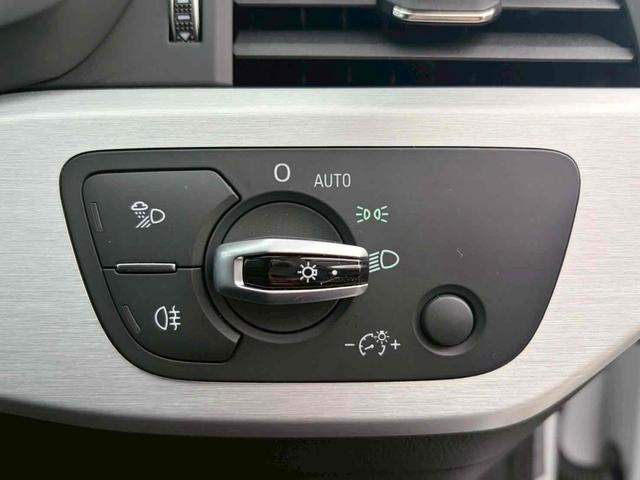 Ａ５スポーツバック ２．０ＴＦＳＩクワトロ　スポーツ　４ＷＤ　ＥＴＣ　クリアランスソナー　オートクルーズコントロール　パークアシスト　衝突被害軽減システム　バックカメラ　ナビ　ＴＶ　アルミホイール　オートライト　ＨＩＤ　ＡＴ　シートヒーター　スマートキー（10枚目）