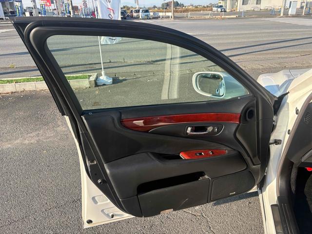 ＬＳ ＬＳ４６０　バージョンＳ　ドライブレコーダー　ＥＴＣ　クリアランスソナー　オートクルーズコントロール　バックカメラ　ナビ　ＴＶ　アルミホイール　オートライト　ＨＩＤ　サンルーフ　ＡＴ　シートエアコン　スマートキー（39枚目）
