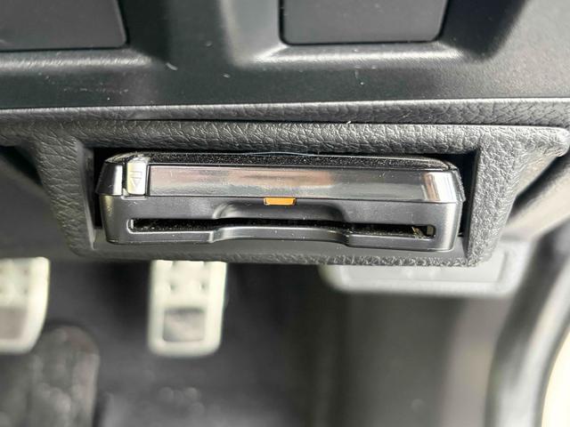 フォレスター ２．０ｉ－Ｌ　４ＷＤ　ＥＴＣ　バックカメラ　オートクルーズコントロール　ナビ　ＴＶ　ＨＩＤ　アルミホイール　キーレスエントリー　電動格納ミラー　シートヒーター　ＭＴ　盗難防止システム　衝突安全ボディ　ＵＳＢ（11枚目）