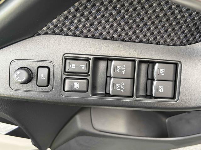 フォレスター ２．０ｉ－Ｌ　４ＷＤ　ＥＴＣ　バックカメラ　オートクルーズコントロール　ナビ　ＴＶ　ＨＩＤ　アルミホイール　キーレスエントリー　電動格納ミラー　シートヒーター　ＭＴ　盗難防止システム　衝突安全ボディ　ＵＳＢ（12枚目）