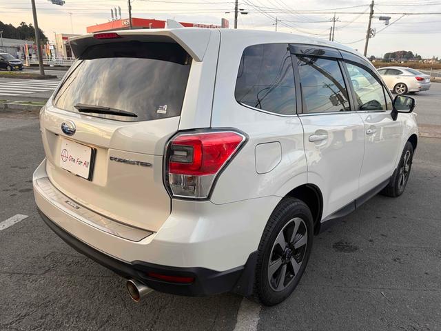 フォレスター ２．０ｉ－Ｌ　４ＷＤ　ＥＴＣ　バックカメラ　オートクルーズコントロール　ナビ　ＴＶ　ＨＩＤ　アルミホイール　キーレスエントリー　電動格納ミラー　シートヒーター　ＭＴ　盗難防止システム　衝突安全ボディ　ＵＳＢ（15枚目）