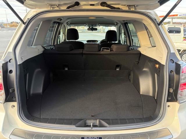 フォレスター ２．０ｉ－Ｌ　４ＷＤ　ＥＴＣ　バックカメラ　オートクルーズコントロール　ナビ　ＴＶ　ＨＩＤ　アルミホイール　キーレスエントリー　電動格納ミラー　シートヒーター　ＭＴ　盗難防止システム　衝突安全ボディ　ＵＳＢ（25枚目）