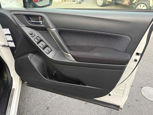 フォレスター ２．０ｉ－Ｌ　４ＷＤ　ＥＴＣ　バックカメラ　オートクルーズコントロール　ナビ　ＴＶ　ＨＩＤ　アルミホイール　キーレスエントリー　電動格納ミラー　シートヒーター　ＭＴ　盗難防止システム　衝突安全ボディ　ＵＳＢ（26枚目）