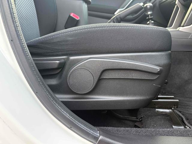 フォレスター ２．０ｉ－Ｌ　４ＷＤ　ＥＴＣ　バックカメラ　オートクルーズコントロール　ナビ　ＴＶ　ＨＩＤ　アルミホイール　キーレスエントリー　電動格納ミラー　シートヒーター　ＭＴ　盗難防止システム　衝突安全ボディ　ＵＳＢ（27枚目）