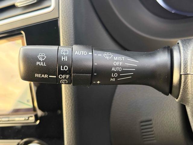 フォレスター ２．０ｉ－Ｌ　４ＷＤ　ＥＴＣ　バックカメラ　オートクルーズコントロール　ナビ　ＴＶ　ＨＩＤ　アルミホイール　キーレスエントリー　電動格納ミラー　シートヒーター　ＭＴ　盗難防止システム　衝突安全ボディ　ＵＳＢ（30枚目）