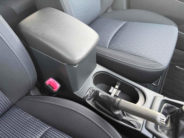 フォレスター ２．０ｉ－Ｌ　４ＷＤ　ＥＴＣ　バックカメラ　オートクルーズコントロール　ナビ　ＴＶ　ＨＩＤ　アルミホイール　キーレスエントリー　電動格納ミラー　シートヒーター　ＭＴ　盗難防止システム　衝突安全ボディ　ＵＳＢ（32枚目）