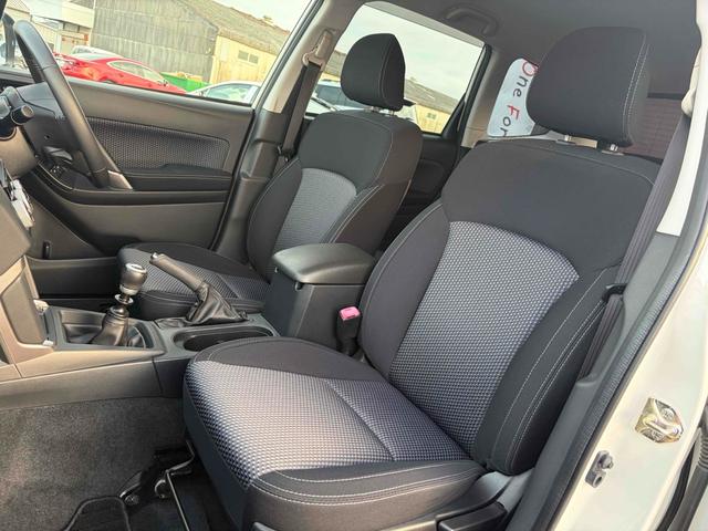 フォレスター ２．０ｉ－Ｌ　４ＷＤ　ＥＴＣ　バックカメラ　オートクルーズコントロール　ナビ　ＴＶ　ＨＩＤ　アルミホイール　キーレスエントリー　電動格納ミラー　シートヒーター　ＭＴ　盗難防止システム　衝突安全ボディ　ＵＳＢ（43枚目）