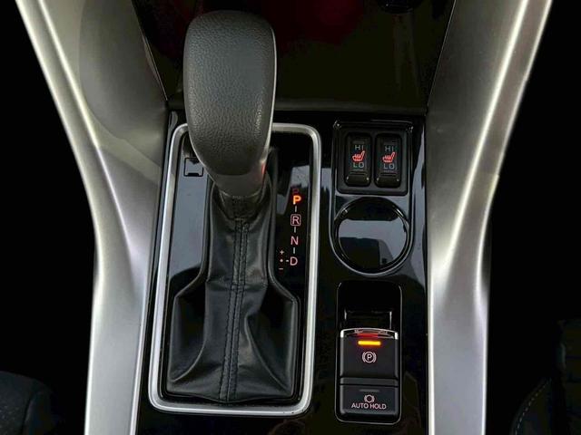 発進時や後退時に必ず操作するレバーです。操作のしやすさが肝になってきます。ぜひ一度体感してください。