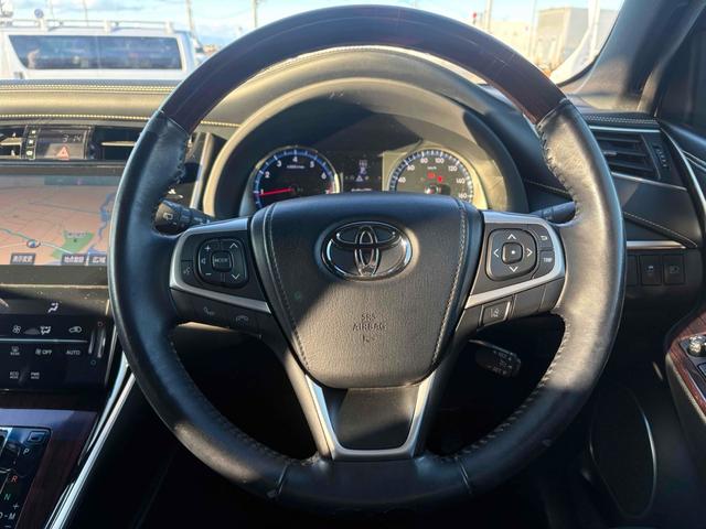 ハリアー プレミアム　モデリスタエアロ　ＪＢＬサウンド　メーカーナビ　バックカメラ　オートクルーズコントロール　レーンアシスト　パワーシート　ＴＶ　オートマチックハイビーム　オートライト　ＬＥＤヘッドランプ　電動リアゲート（3枚目）