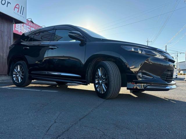 ハリアー プレミアム　モデリスタエアロ　ＪＢＬサウンド　メーカーナビ　バックカメラ　オートクルーズコントロール　レーンアシスト　パワーシート　ＴＶ　オートマチックハイビーム　オートライト　ＬＥＤヘッドランプ　電動リアゲート（13枚目）