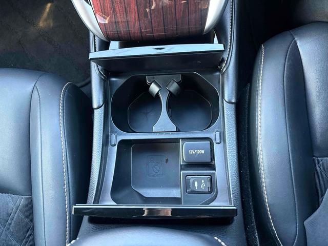 ハリアー プレミアム　モデリスタエアロ　ＪＢＬサウンド　メーカーナビ　バックカメラ　オートクルーズコントロール　レーンアシスト　パワーシート　ＴＶ　オートマチックハイビーム　オートライト　ＬＥＤヘッドランプ　電動リアゲート（27枚目）