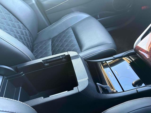 ハリアー プレミアム　モデリスタエアロ　ＪＢＬサウンド　メーカーナビ　バックカメラ　オートクルーズコントロール　レーンアシスト　パワーシート　ＴＶ　オートマチックハイビーム　オートライト　ＬＥＤヘッドランプ　電動リアゲート（28枚目）