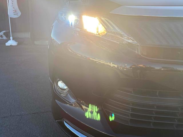 ハリアー プレミアム　モデリスタエアロ　ＪＢＬサウンド　メーカーナビ　バックカメラ　オートクルーズコントロール　レーンアシスト　パワーシート　ＴＶ　オートマチックハイビーム　オートライト　ＬＥＤヘッドランプ　電動リアゲート（45枚目）