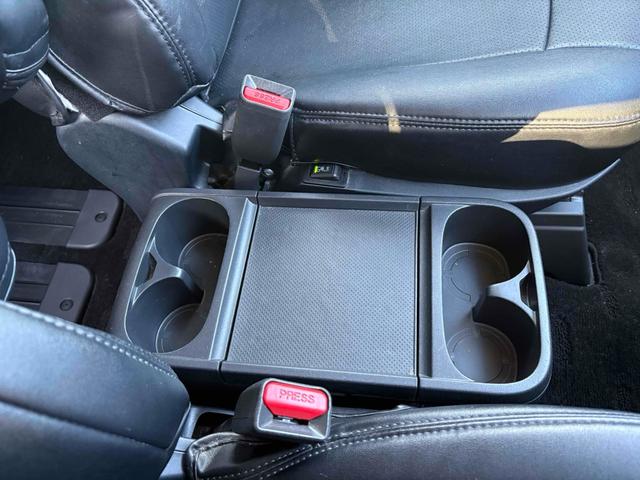 デリカＤ：５ Ｄ　パワーパッケージ　４ＷＤ　ＥＴＣ　ナビ　ＴＶ　オートクルーズコントロール　両側電動スライドドア　オートライト　ＨＩＤ　スマートキー　電動格納ミラー　シートヒーター　後席モニター　３列シート　ウォークスルー　ＡＴ（23枚目）