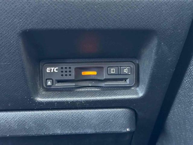 ステップワゴンスパーダ Ｚ　ＥＴＣ　バックカメラ　ナビ　ＴＶ　オートクルーズコントロール　両側電動スライドドア　ＨＩＤ　アイドリングストップ　電動格納ミラー　３列シート　ＣＶＴ　アルミホイール　ＣＤ　ＤＶＤ再生　ＵＳＢ（7枚目）