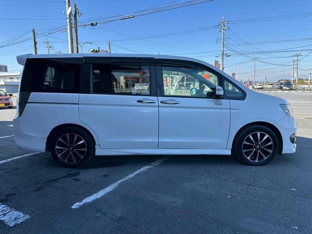 ステップワゴンスパーダ Ｚ　ＥＴＣ　バックカメラ　ナビ　ＴＶ　オートクルーズコントロール　両側電動スライドドア　ＨＩＤ　アイドリングストップ　電動格納ミラー　３列シート　ＣＶＴ　アルミホイール　ＣＤ　ＤＶＤ再生　ＵＳＢ（14枚目）