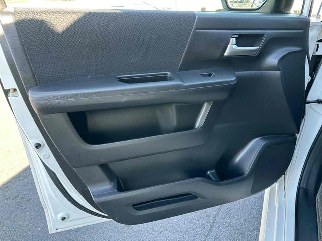 ステップワゴンスパーダ Ｚ　ＥＴＣ　バックカメラ　ナビ　ＴＶ　オートクルーズコントロール　両側電動スライドドア　ＨＩＤ　アイドリングストップ　電動格納ミラー　３列シート　ＣＶＴ　アルミホイール　ＣＤ　ＤＶＤ再生　ＵＳＢ（24枚目）