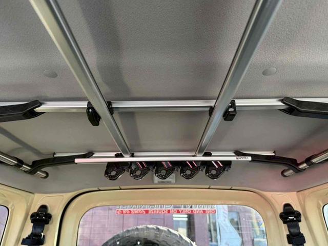 ジムニーシエラ ＪＬ　４ＷＤ　ＥＴＣ　バックカメラ　ナビ　ＴＶ　オートライト　アルミホイール　スマートキー　電動格納ミラー　シートヒーター　ＭＴ　盗難防止システム　衝突安全ボディ　ＣＤ　ＵＳＢ　ミュージックプレイヤー接続可（11枚目）