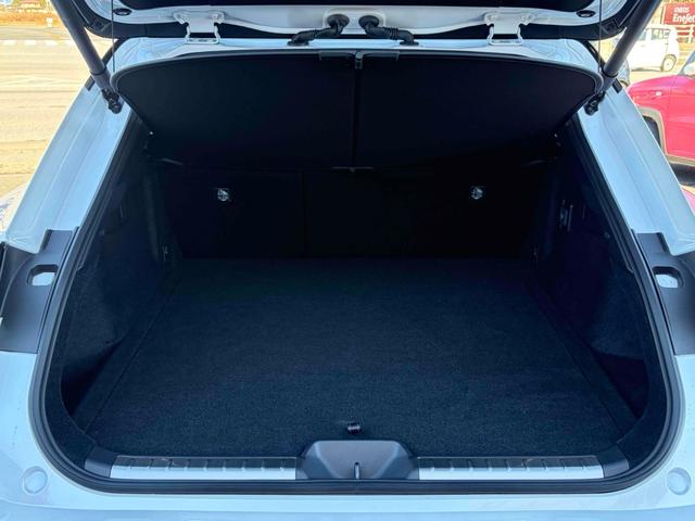 クラウンスポーツ Ｚ　４ＷＤ　クリアランスソナー　オートクルーズコントロール　レーンアシスト　パワーシート　衝突被害軽減システム　ナビ　ＴＶ　オートライト　ＬＥＤヘッドランプ　電動リアゲート　アルミホイール　スマートキー（18枚目）