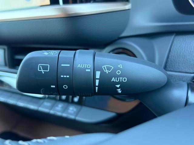 クラウンスポーツ Ｚ　４ＷＤ　クリアランスソナー　オートクルーズコントロール　レーンアシスト　パワーシート　衝突被害軽減システム　ナビ　ＴＶ　オートライト　ＬＥＤヘッドランプ　電動リアゲート　アルミホイール　スマートキー（29枚目）