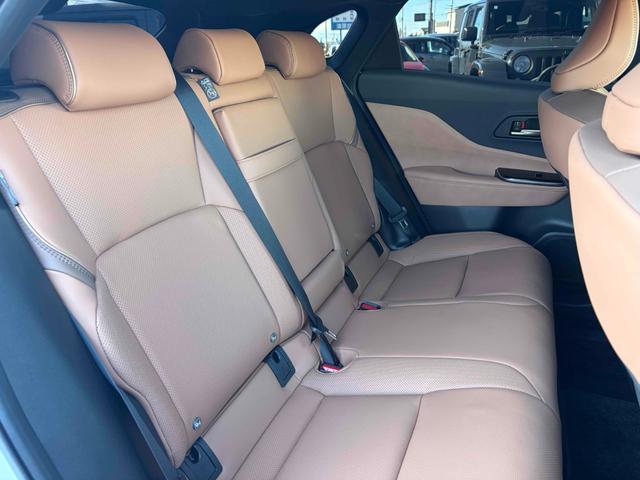 クラウンスポーツ Ｚ　４ＷＤ　クリアランスソナー　オートクルーズコントロール　レーンアシスト　パワーシート　衝突被害軽減システム　ナビ　ＴＶ　オートライト　ＬＥＤヘッドランプ　電動リアゲート　アルミホイール　スマートキー（37枚目）