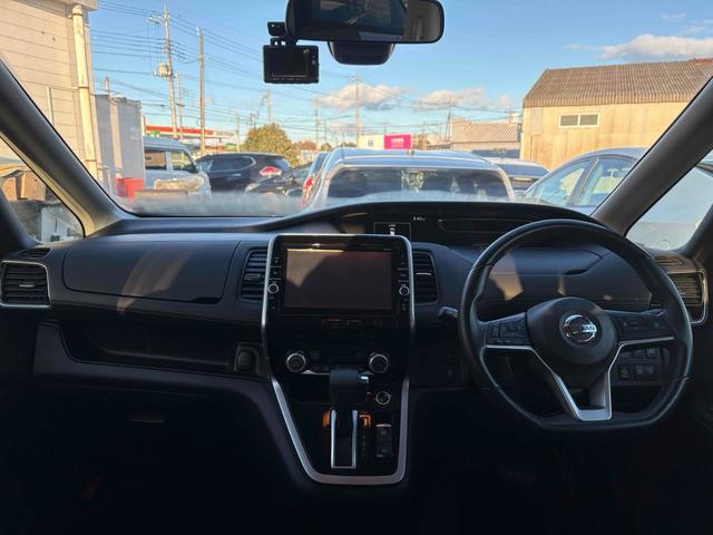 セレナ ハイウェイスター　プロパイロットエディション　ドライブレコーダー　バックカメラ　ナビ　ＴＶ　クリアランスソナー　オートクルーズコントロール　衝突被害軽減システム　両側電動スライドドア　オートライト　スマートキー　アイドリングストップ　後席モニター（2枚目）