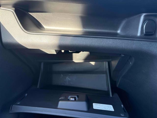 セレナ ハイウェイスター　プロパイロットエディション　ドライブレコーダー　バックカメラ　ナビ　ＴＶ　クリアランスソナー　オートクルーズコントロール　衝突被害軽減システム　両側電動スライドドア　オートライト　スマートキー　アイドリングストップ　後席モニター（34枚目）