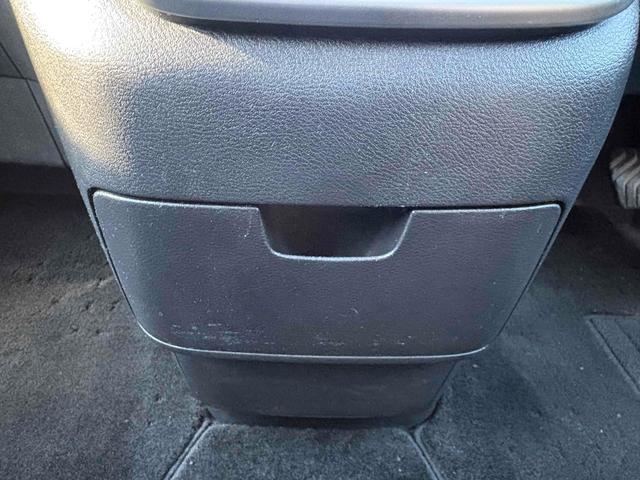 セレナ ハイウェイスター　プロパイロットエディション　ドライブレコーダー　バックカメラ　ナビ　ＴＶ　クリアランスソナー　オートクルーズコントロール　衝突被害軽減システム　両側電動スライドドア　オートライト　スマートキー　アイドリングストップ　後席モニター（37枚目）