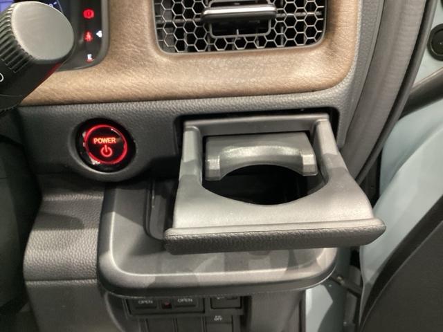 ステップワゴン e:HEVエアー 雹害(53枚目)