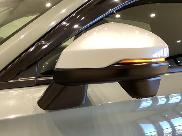 ヴェゼル e:HEVX・HuNTパッケージ 雹害車(12枚目)