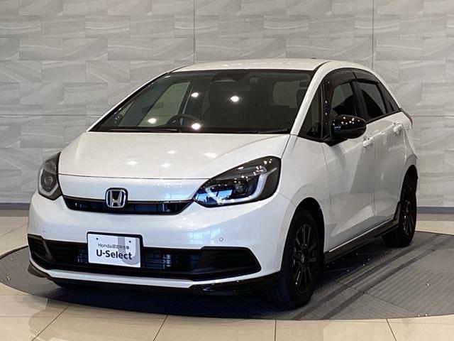 フィット ｅ：ＨＥＶホームブラックスタイル（7枚目）