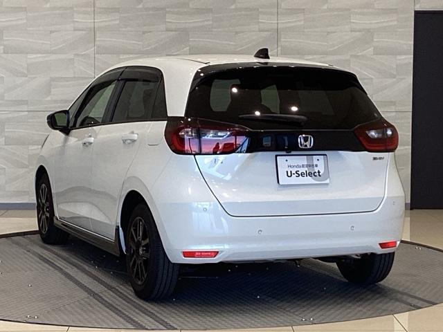 フィット ｅ：ＨＥＶホームブラックスタイル（9枚目）