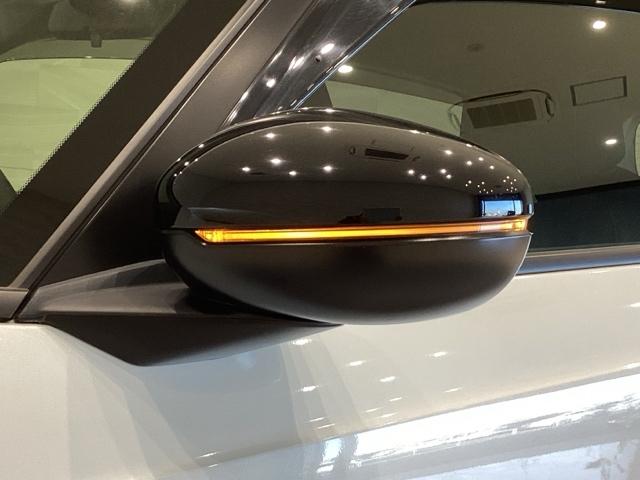 フィット ｅ：ＨＥＶホームブラックスタイル（11枚目）