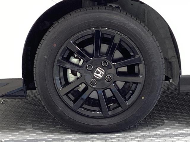 フィット ｅ：ＨＥＶホームブラックスタイル（16枚目）