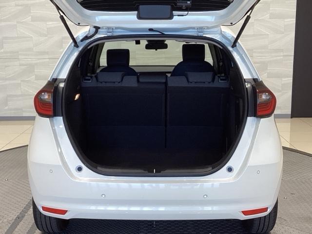 フィット ｅ：ＨＥＶホームブラックスタイル（19枚目）