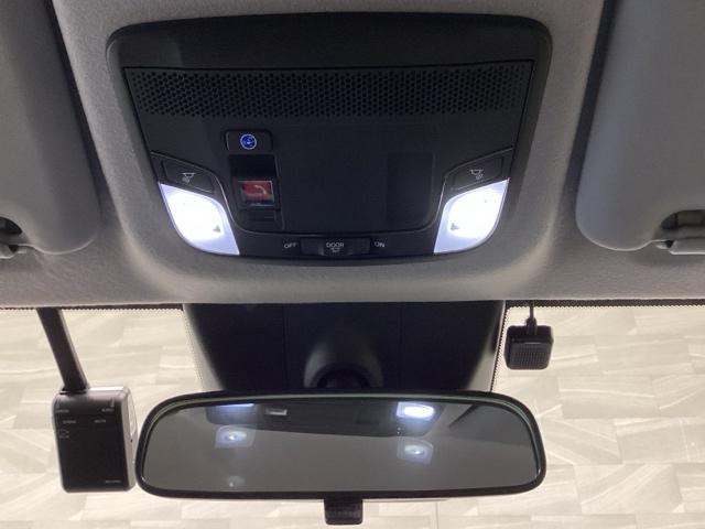 フィット ｅ：ＨＥＶホームブラックスタイル（65枚目）